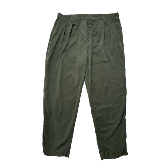 CHICOS Soft Skimmer Pants in Sage Green Size 1.5 Medium 10 Tencel Elastic Waist